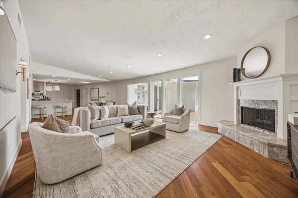 10103 CLIFFWOOD DR