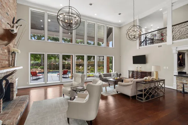 3 REGENT CT