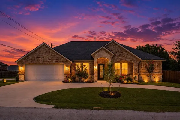 101 SYCAMORE LN