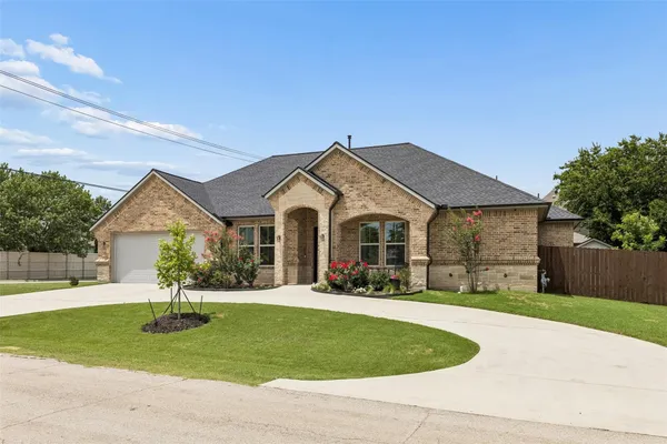 101 SYCAMORE LN