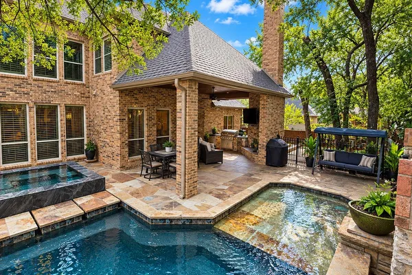1403 ELEANOR RIGBY LN
