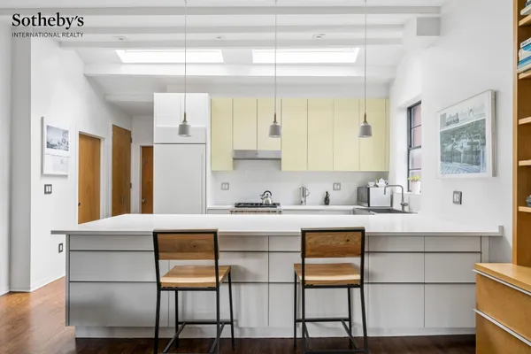 35 MONROE PL 4