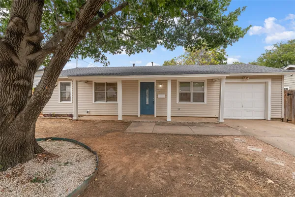 517 ARANSAS DR