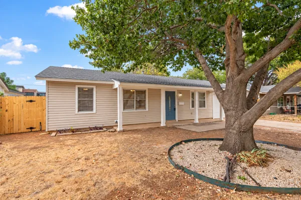 517 ARANSAS DR