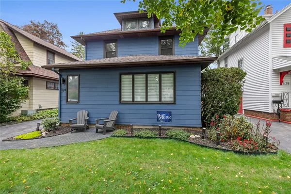 124 PARKSIDE CRES