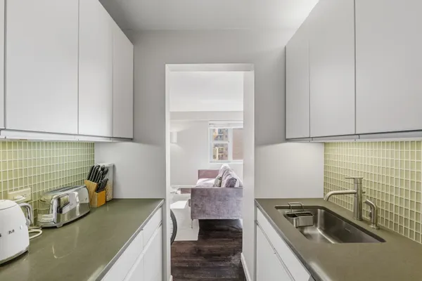 100 W 93RD ST 29A