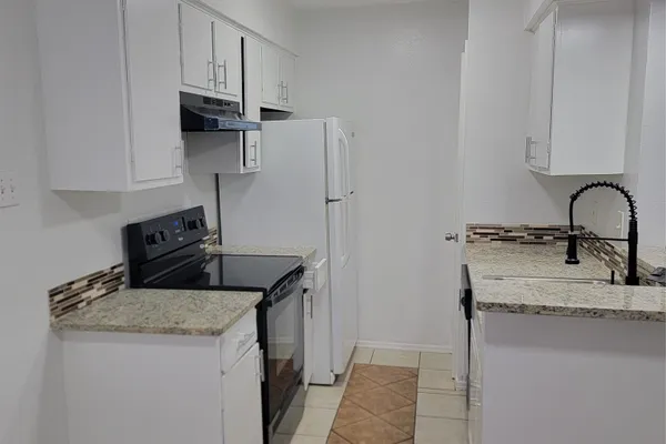 3520 PARKRIDGE DR 114