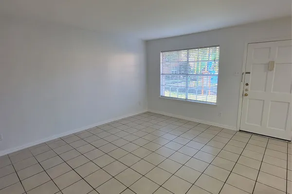 3520 PARKRIDGE DR 114