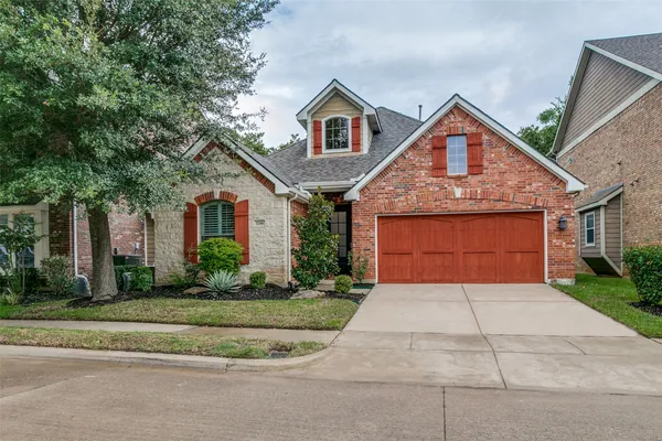 2206 MUSKEG LN