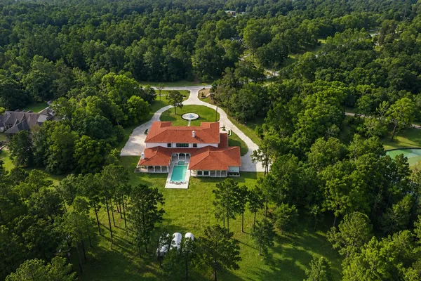 1031 HUNTERS CREEK WAY