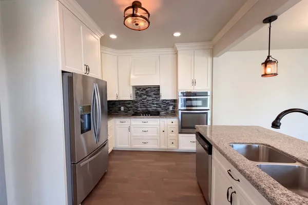 1959 WOOD SHADOWS DR