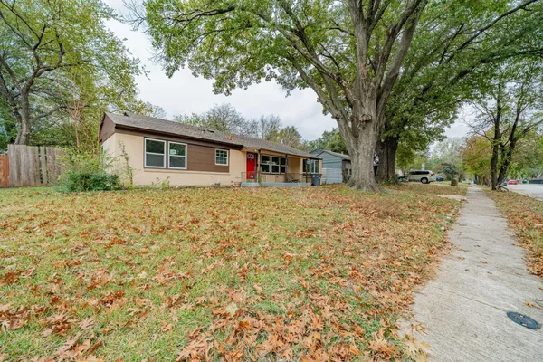 2426 SALERNO DR