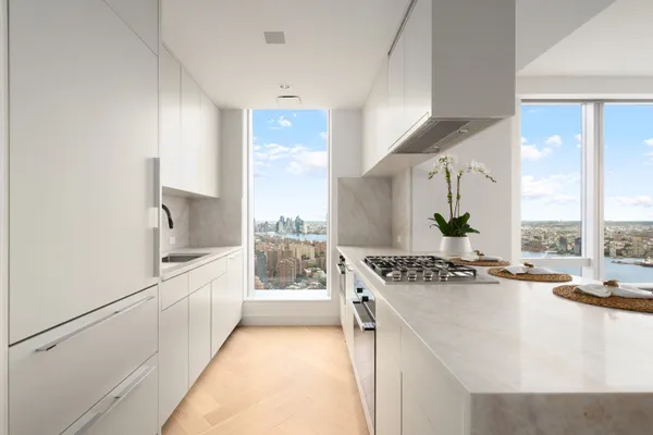252 S ST 57D