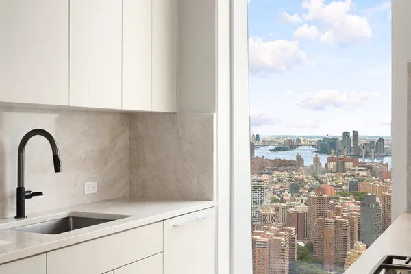 252 S ST 57D