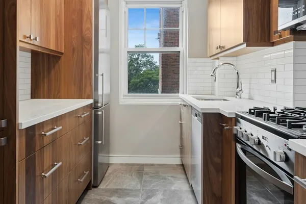 120 CABRINI BLVD 43