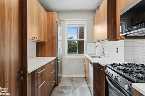 120 CABRINI BLVD 43