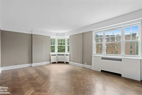 120 CABRINI BLVD 43