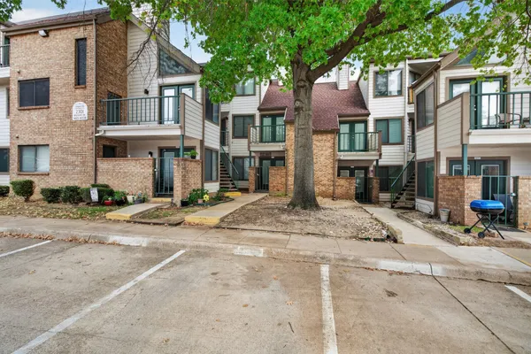 2301 BALSAM DR M210