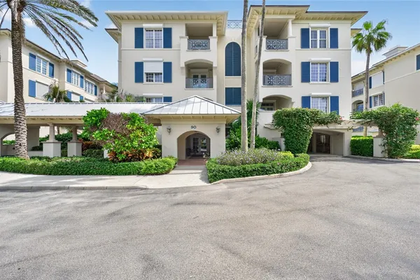 90 BEACHSIDE DR 301