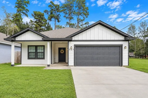 707 MAGNOLIA POINT DR
