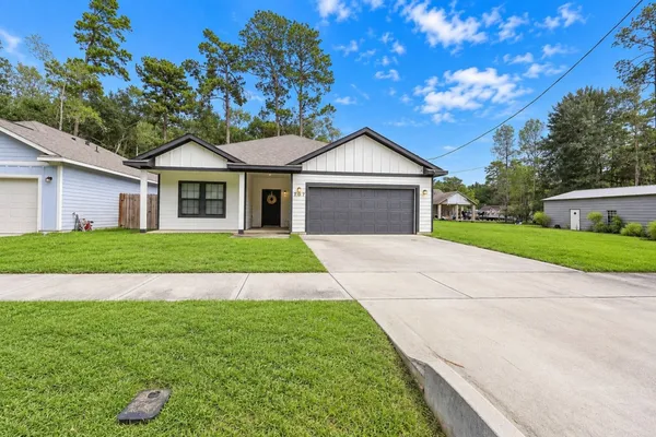 707 MAGNOLIA POINT DR