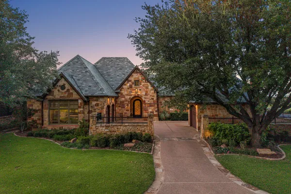 2317 CEDAR ELM TER