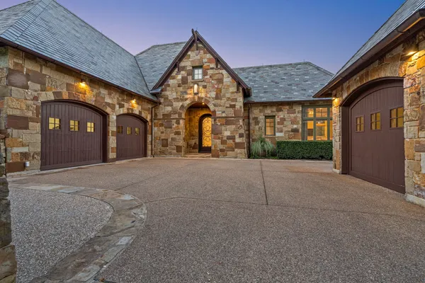 2317 CEDAR ELM TER