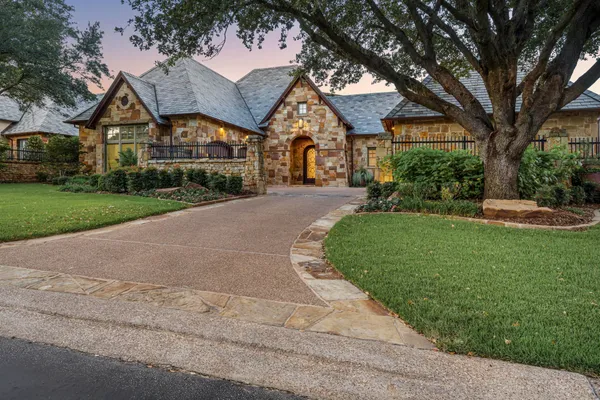 2317 CEDAR ELM TER