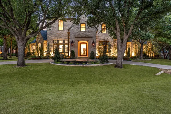 1802 SHADY GROVE CT