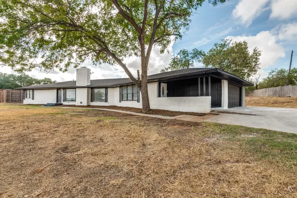 325 CRESCENT DR