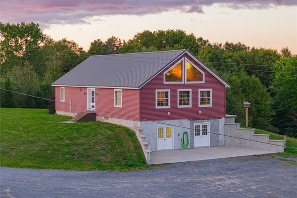 62 NICHOLS RD