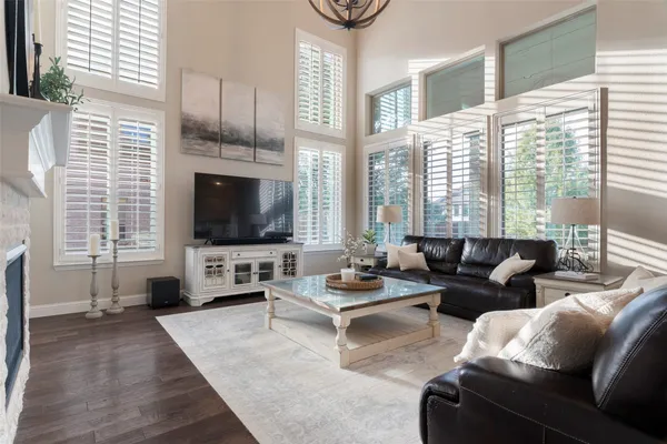 1611 CHISHOLM TRL