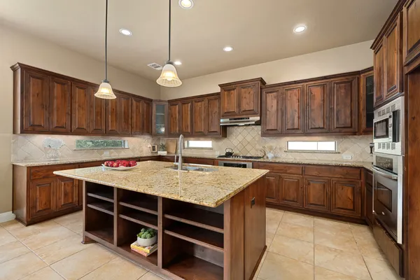16125 ZAGROS WAY
