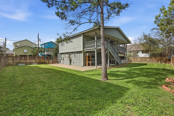 221 OAK RD