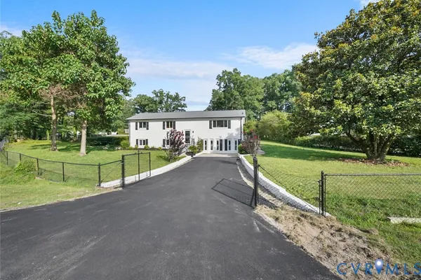 4911 AQUA LN