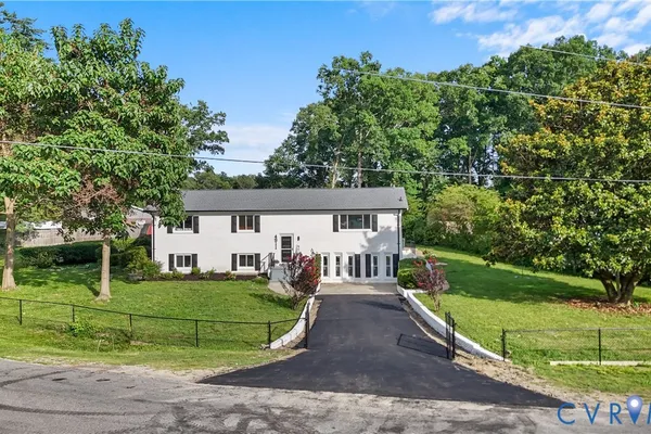 4911 AQUA LN