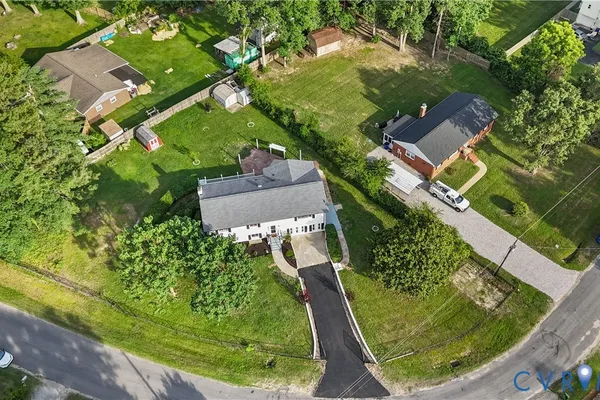 4911 AQUA LN