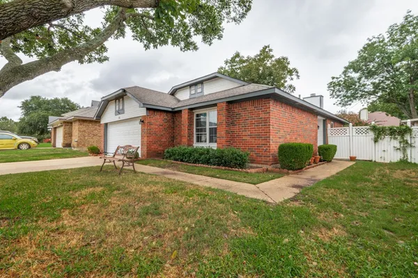 5814 FOX HUNT DR