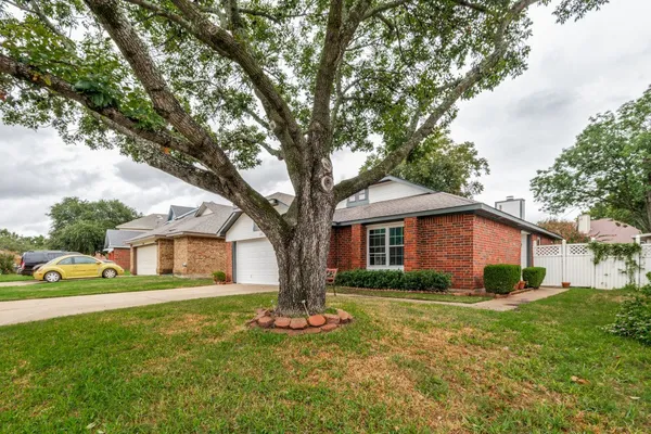 5814 FOX HUNT DR