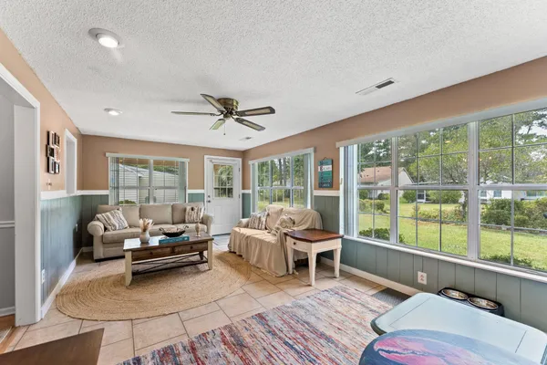 121 PURPLE MARTIN DR