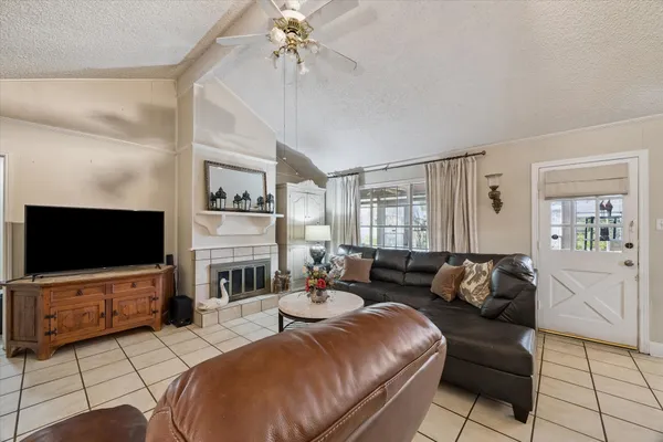11102 MELBA LN