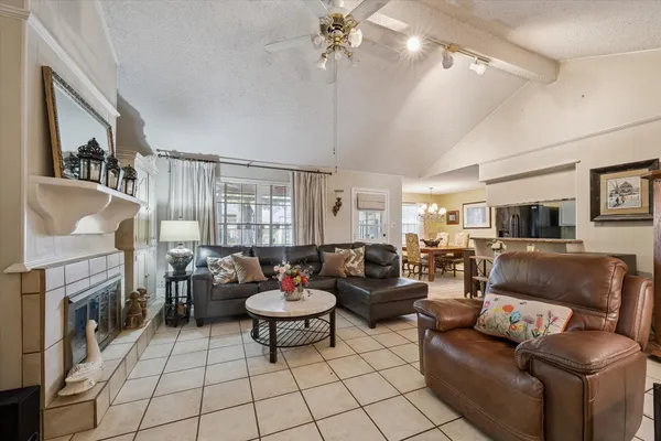 11102 MELBA LN