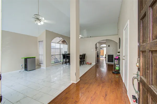 8622 SPARKLING SPRINGS DR