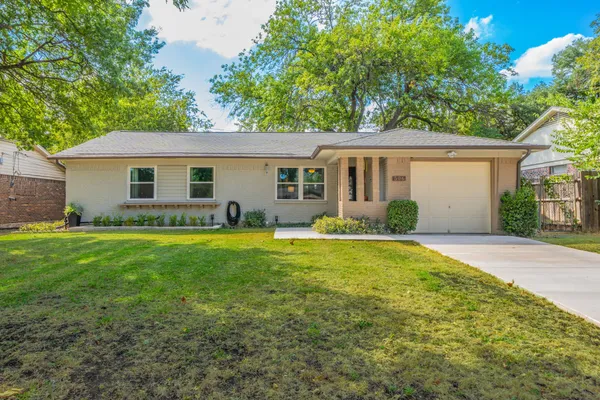 506 DOVER DR