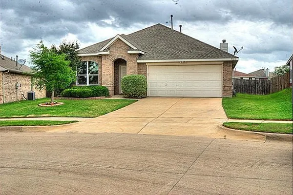 5908 PACERS LN