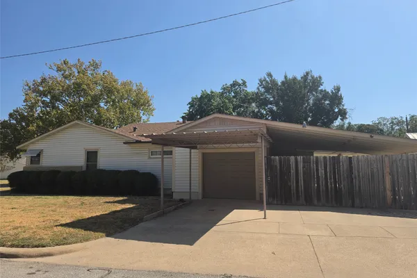 3750 HONEYSUCKLE AVE