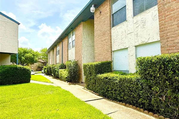 8360 JORINE DR 8360