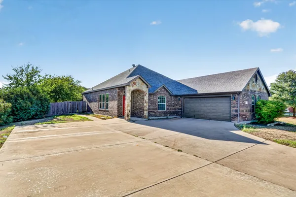 104 ANTHONY LN