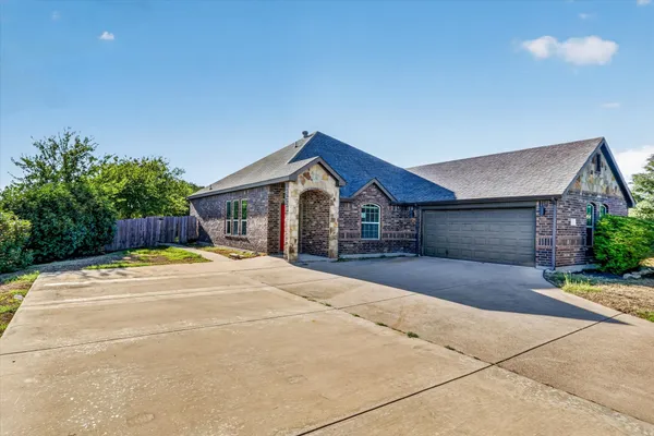 104 ANTHONY LN