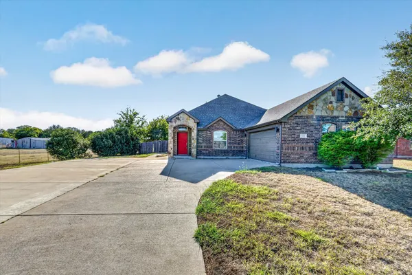 104 ANTHONY LN